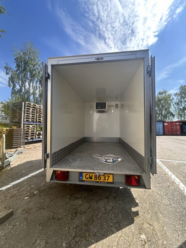 Køle/frysetrailer udlejes