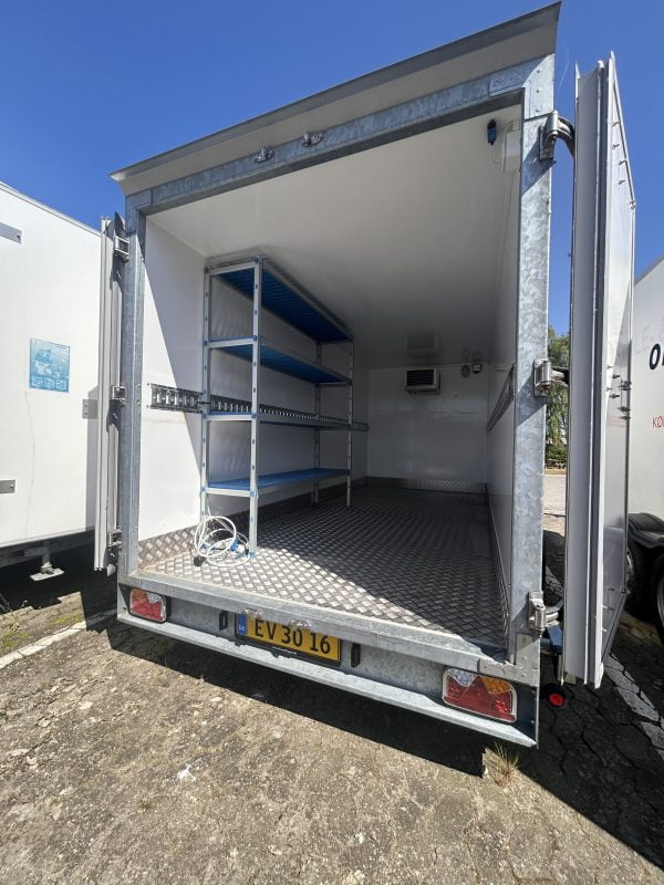Køle/frysetrailer udlejes